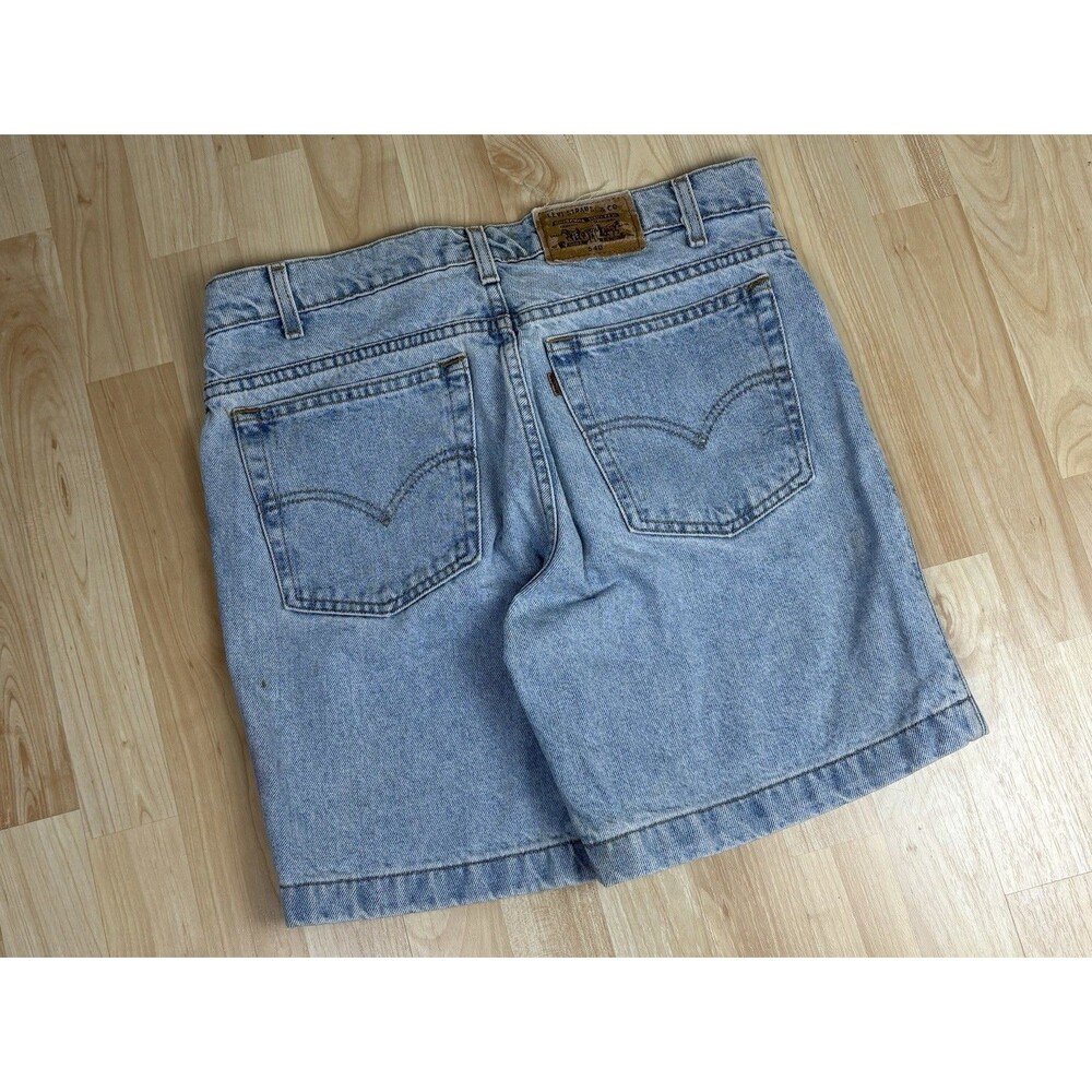 Vintage 90s Y2K Levi’s 540 Jean Shorts / Jorts / Size 34 / Light Wash
